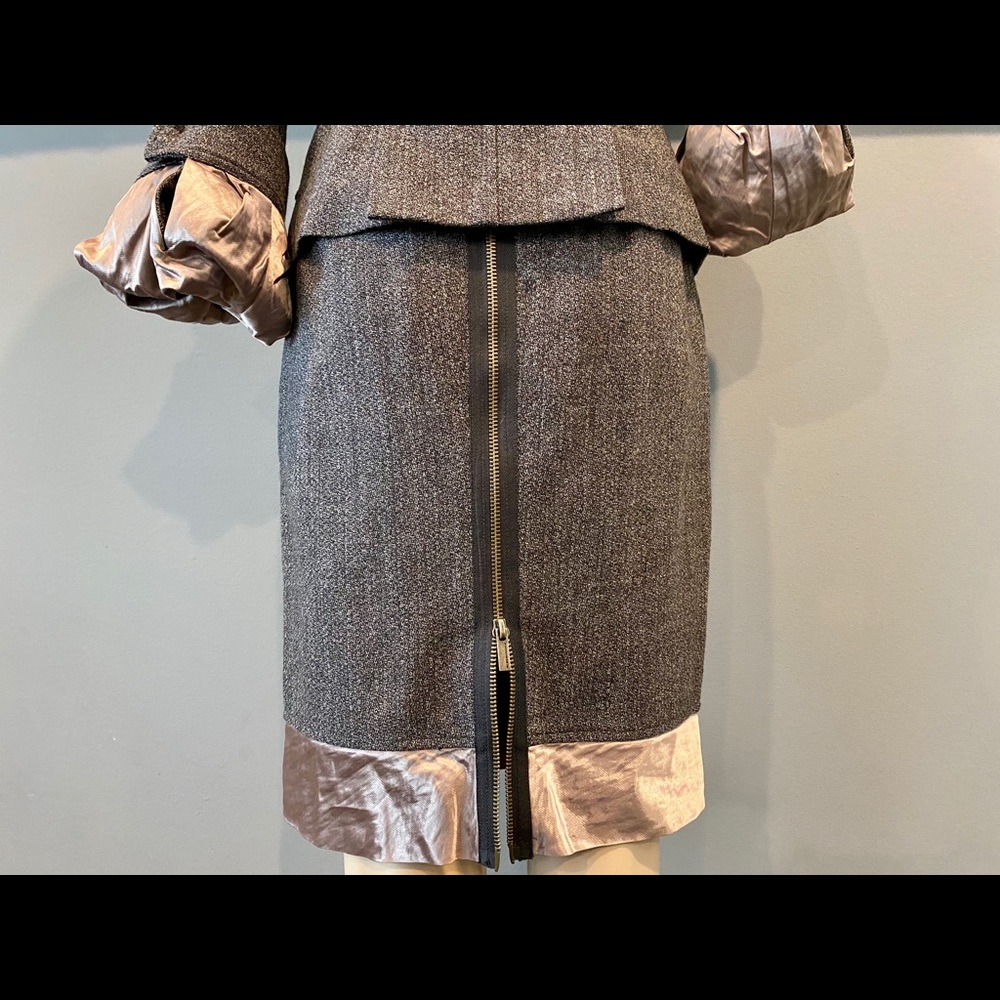 Stunning and unique 2-piece BCBG MaxAzria suit - CHECK THE SLEEVES OUT 😉 - Picture 8 of 14